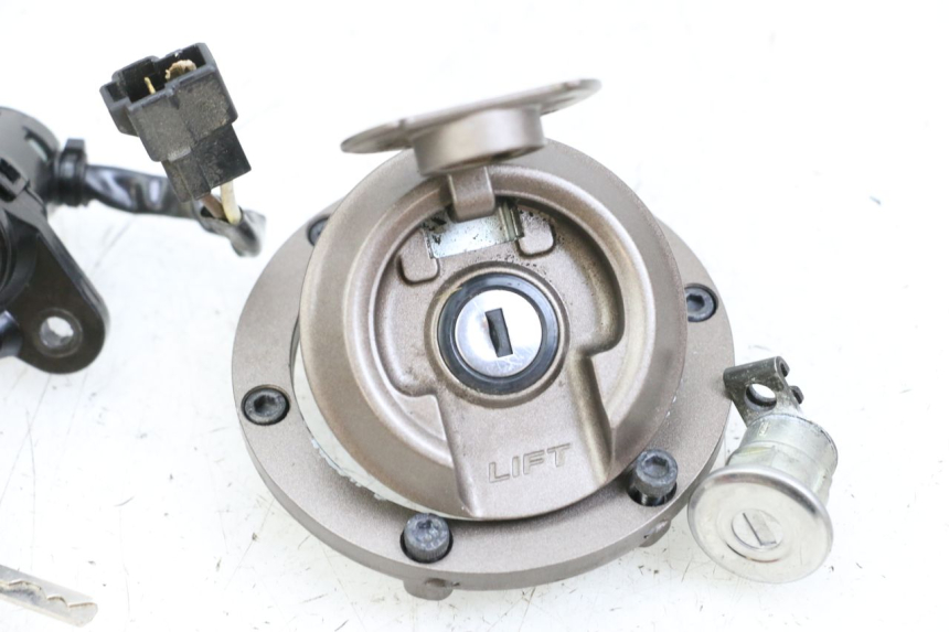 photo de SCHLOSSSATZ HUSQVARNA SVARTPILEN 401 (2018 - 2023) - Gesamtansicht des Produkts