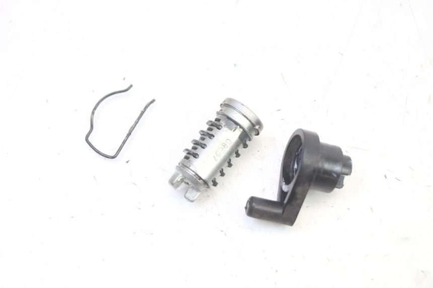 photo de SCHLOSSSATZ PIAGGIO LIBERTY 4T 50 (2009 - 2015) - Kennzeichnungen und Originalreferenzen