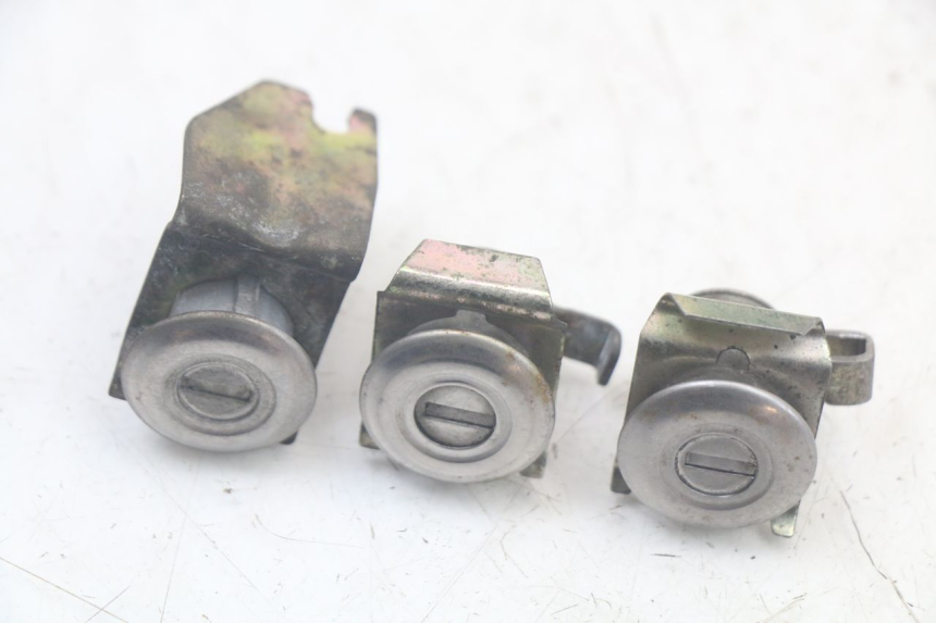 photo de SCHLOSS-SCHLÜSSEL-KIT NEIMAN KYMCO LIKE 125 (2009 - 2016) - Oberflächenzustand und Material