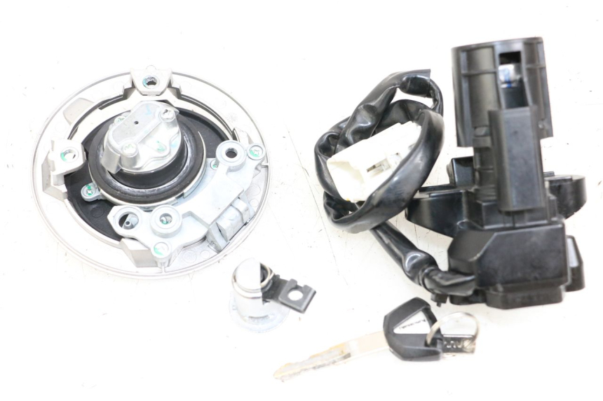 photo de SCHLOSSSATZ KAWASAKI NINJA 400 (2018 - 2023) - Details der Befestigungspunkte