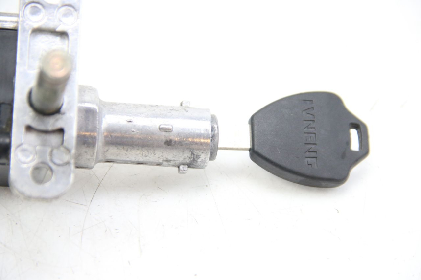 photo de SCHLOSS-SCHLÜSSEL-KIT NEIMAN LVNENG S5 1 (2019 - 2023) - Zoom auf Gebrauchszustand