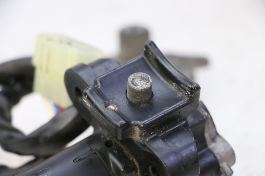 photo de SCHLOSSSATZ TRIUMPH SPRINT 900 (1995 - 1998) - Detailansicht des Bauteils