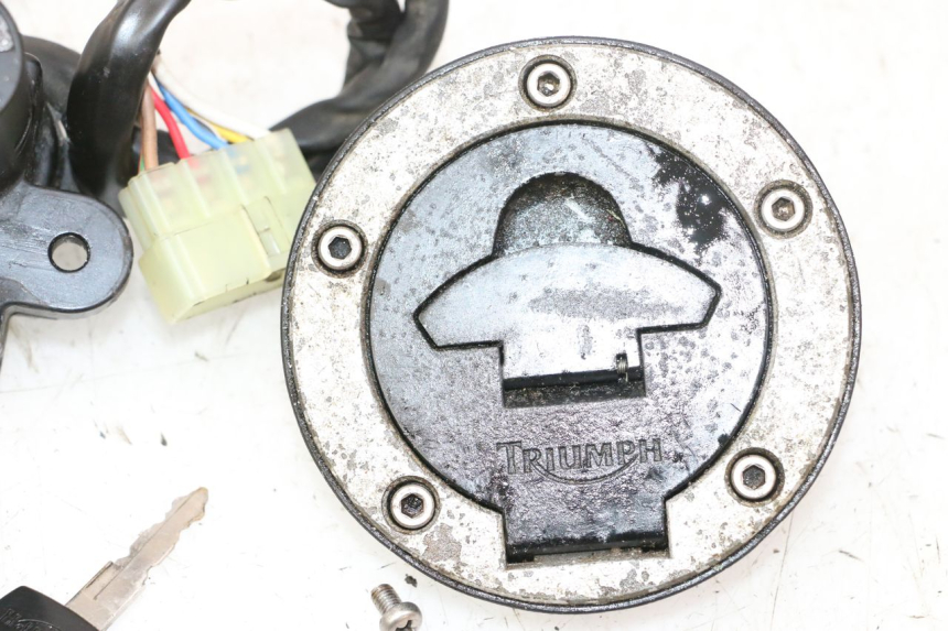 photo de SCHLOSSSATZ TRIUMPH SPRINT 900 (1995 - 1998) - Weitere Ansicht des Artikels