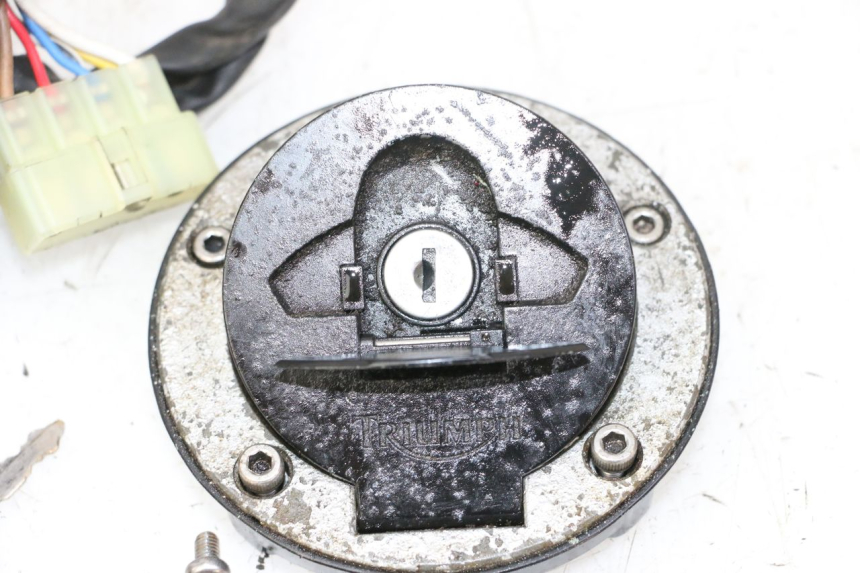 photo de SCHLOSSSATZ TRIUMPH SPRINT 900 (1995 - 1998) - Kennzeichnungen und Originalreferenzen