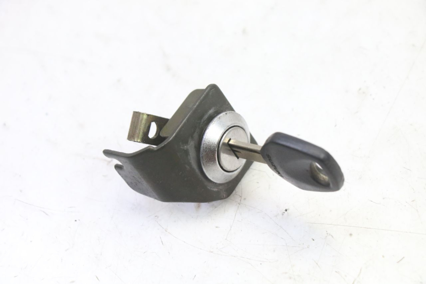 photo de SCHLOSSSATZ SUZUKI SV S 650 (2003 - 2009) - Hochauflösende Nahaufnahme