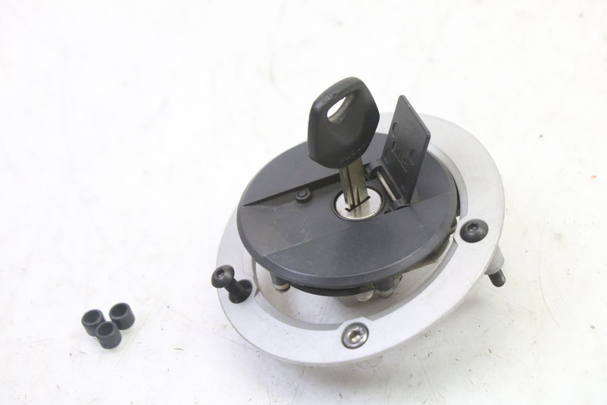 photo de SCHLOSSSATZ SUZUKI SV S 650 (2003 - 2009) - Kennzeichnungen und Originalreferenzen