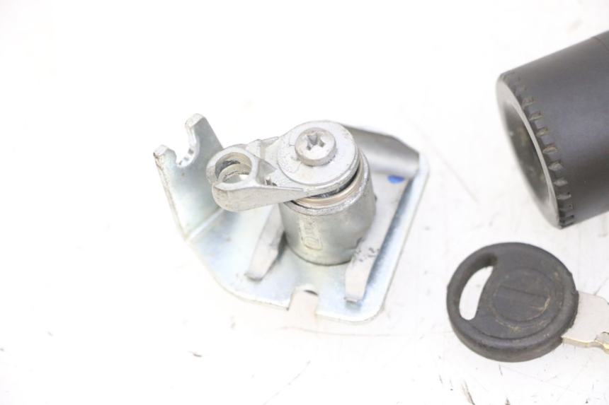 photo de SCHLOSSSATZ YAMAHA TZR 50 (2008 - 2016) - Alternative Perspektive