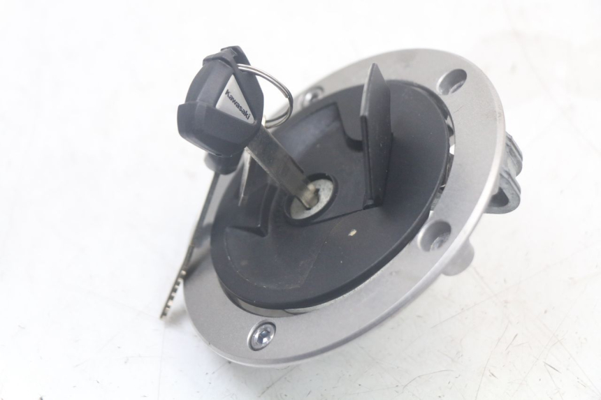 photo de SCHLOSS-SCHLÜSSEL-SET NEIMAN KAWASAKI VERSYS ABS 650 (2015 - 2018) - Weitere Ansicht des Artikels