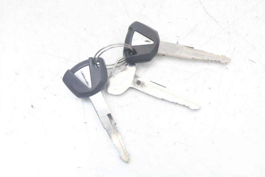 photo de SCHLOSS-SCHLÜSSEL-SET NEIMAN KAWASAKI VERSYS ABS 650 (2015 - 2018) - Zoom auf Gebrauchszustand