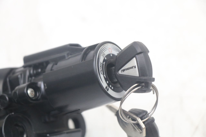 photo de SCHLOSS-SCHLÜSSEL-SET NEIMAN KAWASAKI VERSYS ABS 650 (2015 - 2018) - Gesamtansicht des Produkts