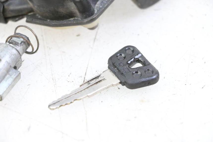 photo de SCHLOSSSATZ YAMAHA XV VIRAGO 535 (1988 - 2004) - Weitere Ansicht des Artikels