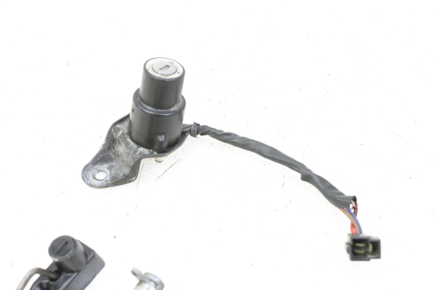 photo de SCHLOSSSATZ YAMAHA XV VIRAGO 535 (1988 - 2004) - Details der Befestigungspunkte