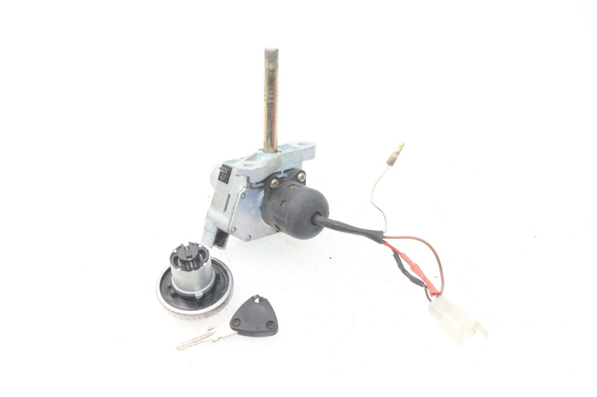 photo de SCHLOSSSATZ YAMAHA YP MAJESTY 125 (1998 - 2001) - Technische Nahaufnahme