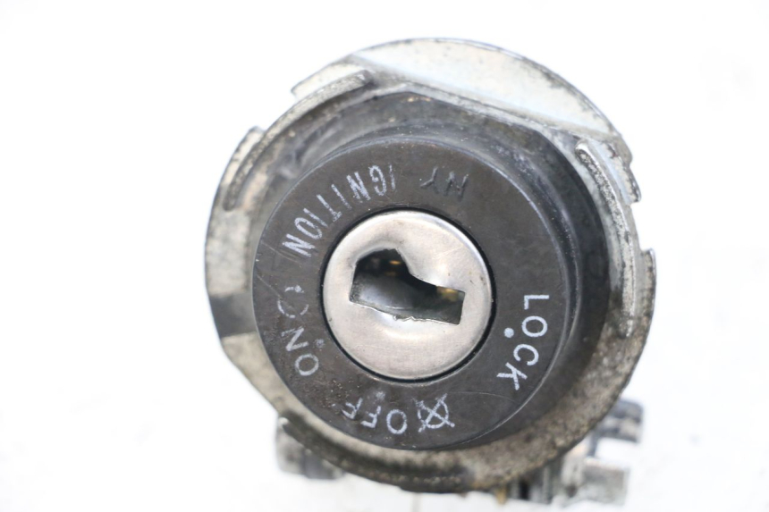 photo de SCHLOSS-SCHLÜSSEL-SET NEIMAN PIAGGIO ZIP 2T 50 (2009 - 2019) - Detailansicht des Bauteils