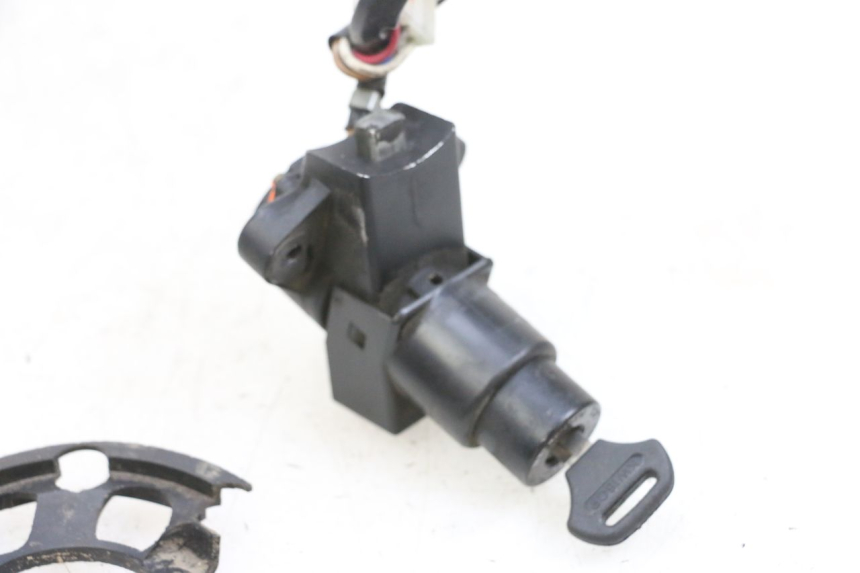 photo de SCHLOSSSATZ KAWASAKI ZR 7 750 (1999 - 2004) - Detailansicht des Bauteils