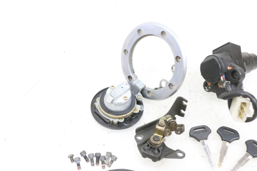 photo de SCHLOSSSATZ KAWASAKI ZR 7 750 (1999 - 2004) - Gesamtansicht des Produkts