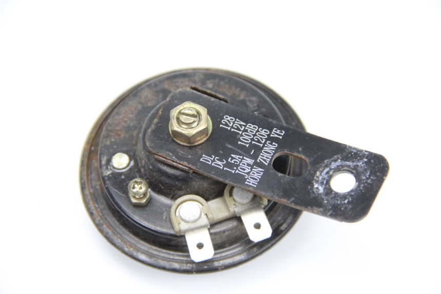 photo de KLAXON PEUGEOT KISBEE 4T 50 (2010 - 2017) - Zoom auf Gebrauchszustand