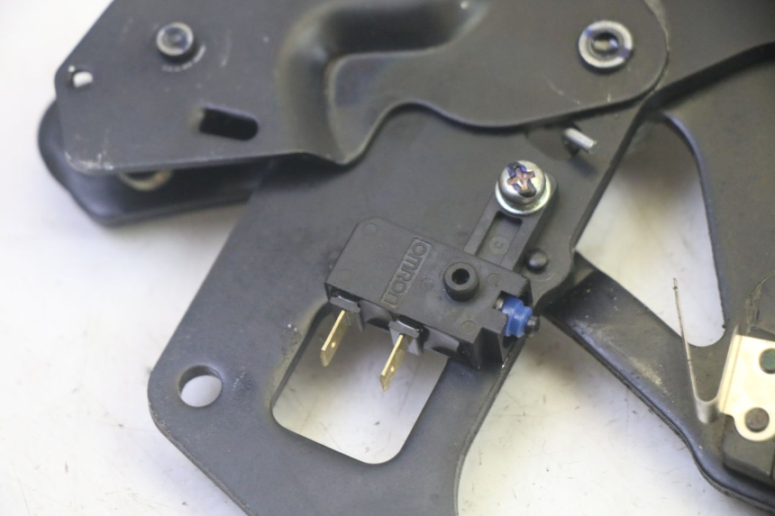 photo de BREMSHEBEL PARKEN YAMAHA TRICITY 300 (2020 - 2024) - Zoom auf Gebrauchszustand