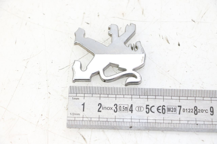 photo de LOGO MARKE PEUGEOT ELYSTAR 50 (2002 - 2014) - Detailansicht des Bauteils