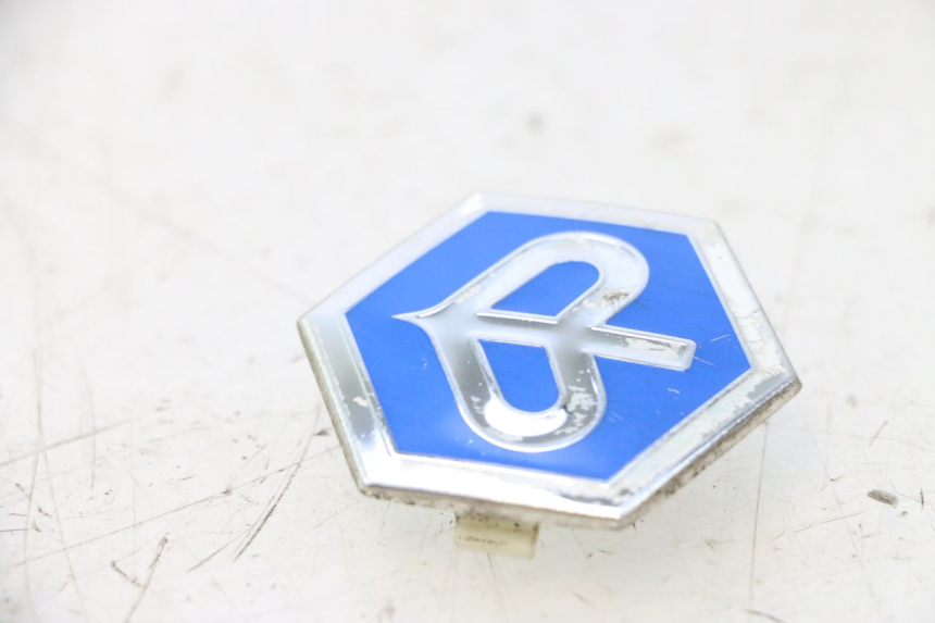 photo de MARKENLOGO PIAGGIO MP3 500 (2011 - 2015) - Detailansicht des Bauteils