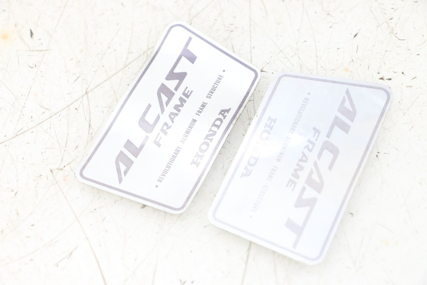 photo de MARKENLOGO HONDA NSR R 125 (1994 - 2003) - Zoom auf Gebrauchszustand