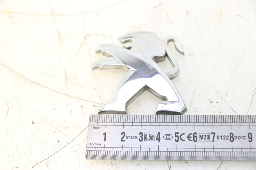 photo de MARKENLOGO PEUGEOT SATELIS 125 (2013 - 2018) - Detailansicht des Bauteils