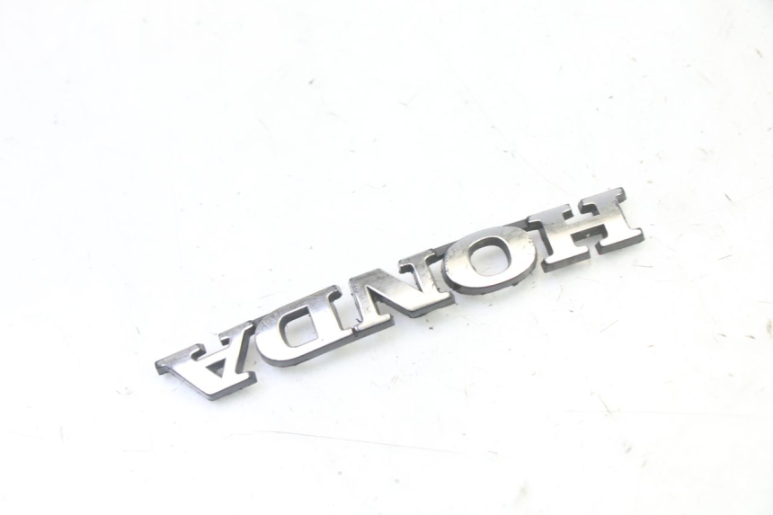 photo de MARKENLOGO HONDA ST PAN EUROPEAN 1300 (2002 - 2013) - Detailansicht des Bauteils