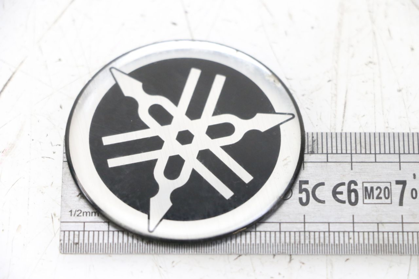 photo de MARKENLOGO YAMAHA TDM ABS 900 (2002 - 2014) - Detailansicht des Bauteils