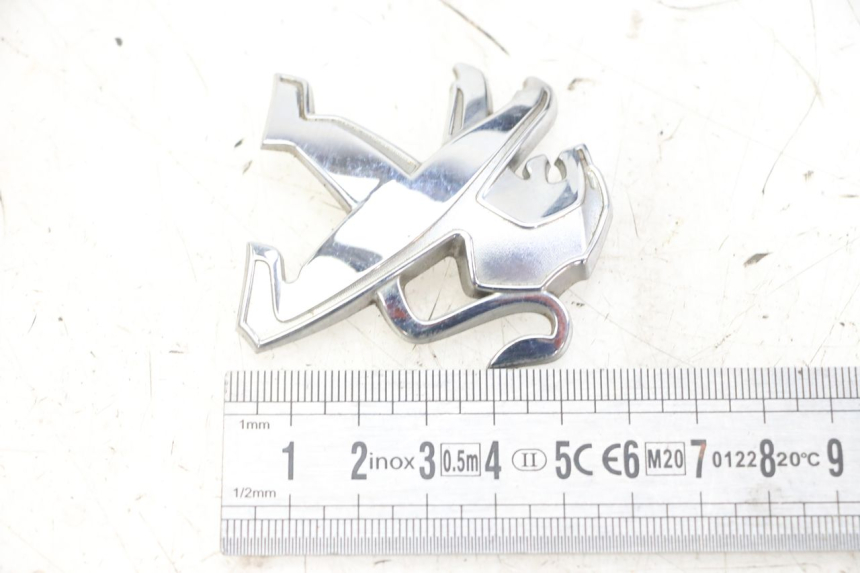 photo de MARKENLOGO PEUGEOT VIVACITY NEW 4T 50 (2008 - 2017) - Zoom auf Gebrauchszustand