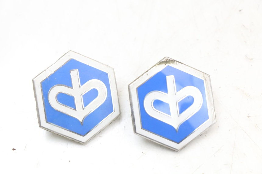 photo de LOGO MARKE PIAGGIO X10 125 (2012 - 2017) - Detailansicht des Bauteils