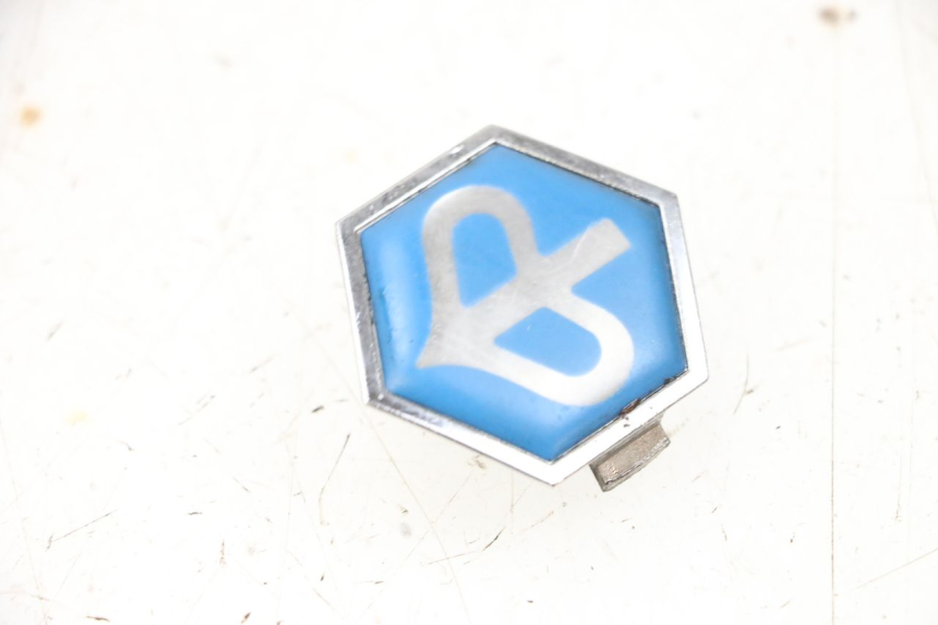 photo de LOGO MARKE PIAGGIO X8 125 (2004 - 2007) - Detailansicht des Bauteils