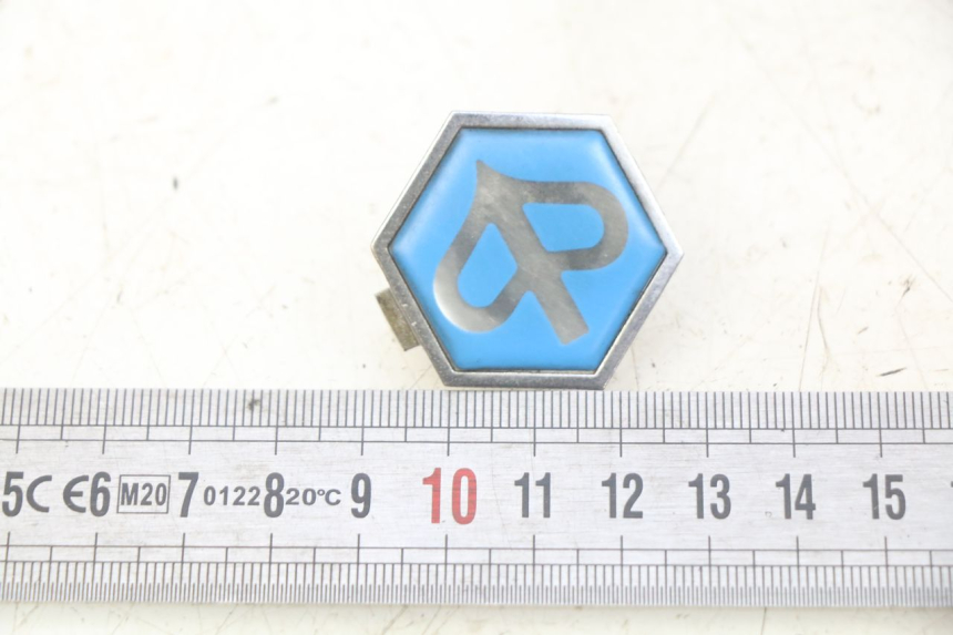 photo de LOGO MARKE PIAGGIO X9 EVOLUTION 125 (2003 - 2007) - Detailansicht des Bauteils