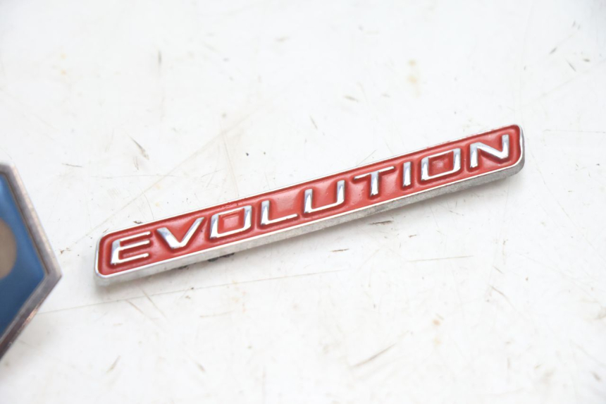 photo de LOGO MARKE PIAGGIO X9 EVOLUTION 125 (2003 - 2007) - Zoom auf Gebrauchszustand