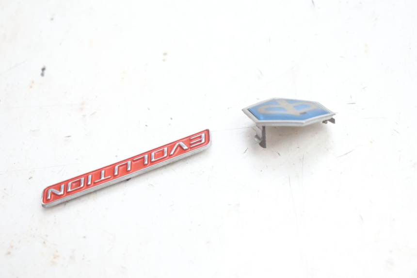 photo de LOGO MARKE PIAGGIO X9 EVOLUTION 125 (2003 - 2007) - Alternative Perspektive