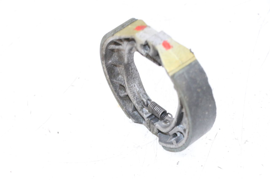 photo de BREMSBACKEN PEUGEOT KISBEE 2T 50 (2010 - 2017) - Detailansicht des Bauteils