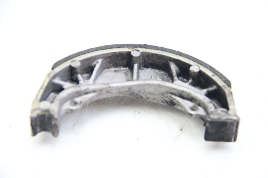 photo de BREMSBACKEN PEUGEOT KISBEE 4T 50 (2010 - 2017) - Details der Befestigungspunkte