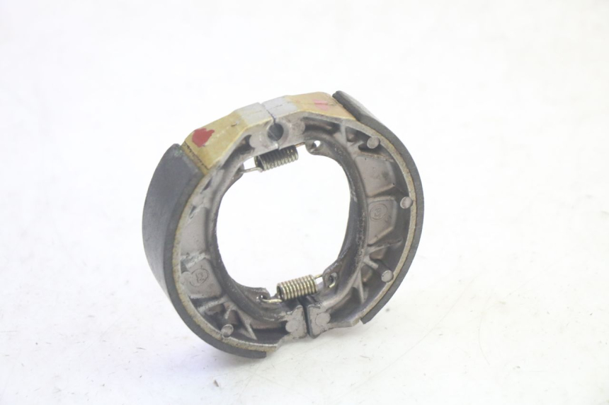 photo de BREMSBACKEN PEUGEOT KISBEE 4T 50 (2018 - 2022) - Zoom auf Gebrauchszustand