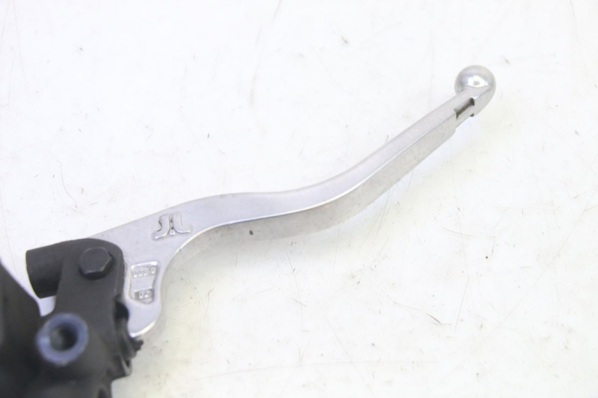 photo de BREMSPUMPE VORNE QUADRO 4 4D 350 (2015 - 2018) - Zoom auf Gebrauchszustand