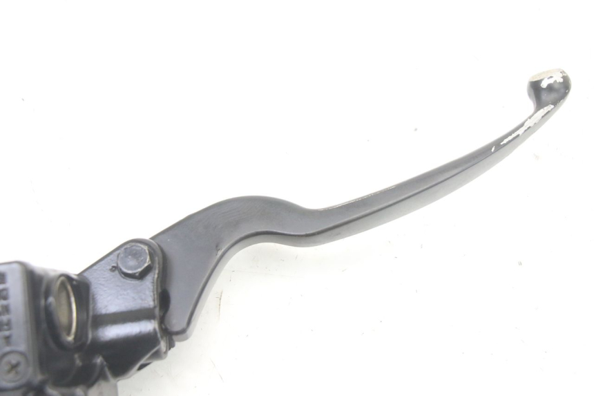 photo de VORDERER HAUPTBREMSZYLINDER KYMCO AGILITY 4T 50 (2018 - 2022) - Zoom auf Gebrauchszustand