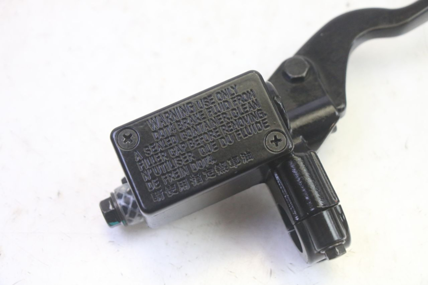 photo de VORDERER HAUPTBREMSZYLINDER KYMCO AGILITY 4T 50 (2018 - 2022) - Detailansicht des Bauteils