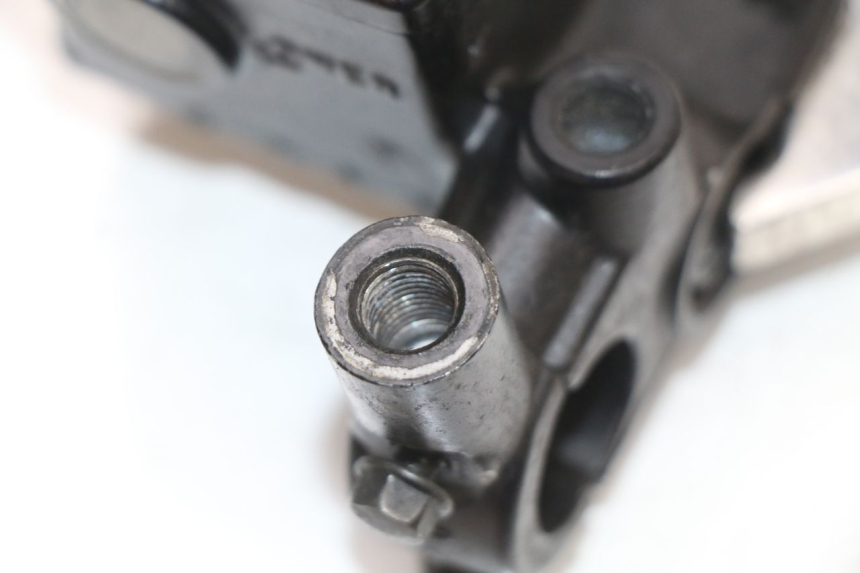 photo de VORDERER BREMSSATTEL SUZUKI BURGMAN 125 (2007 - 2014) - Details der Befestigungspunkte