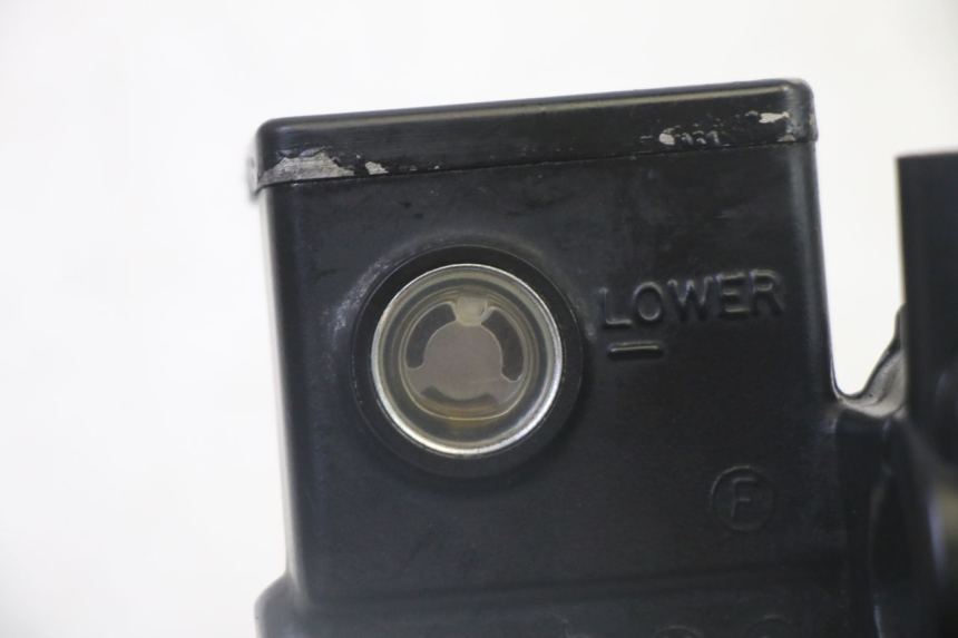 photo de VORDERER BREMSSATTEL SUZUKI BURGMAN 125 (2007 - 2014) - Details der Befestigungspunkte