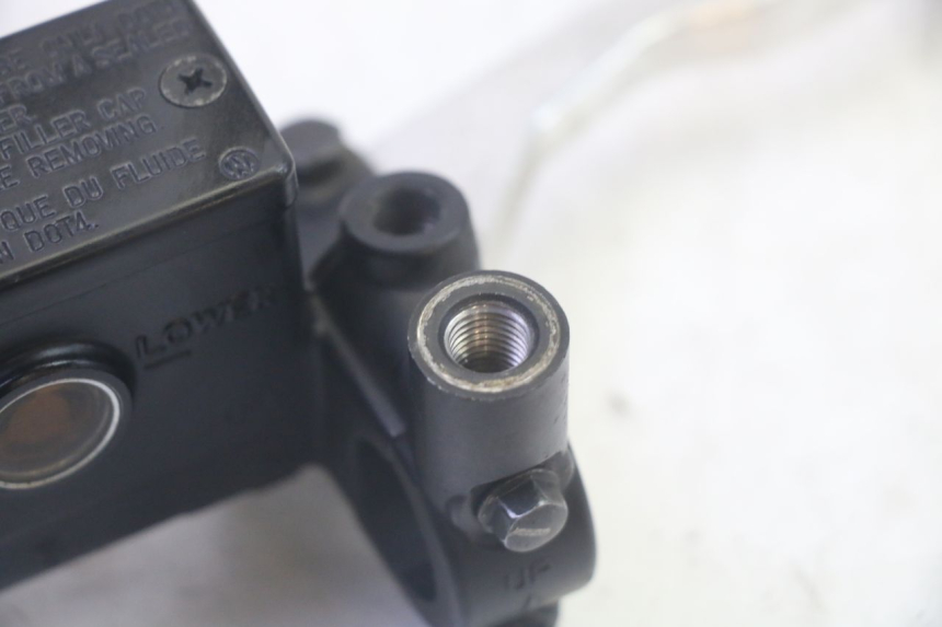 photo de VORDERER BREMSSATTEL SUZUKI BURGMAN 125 (2007 - 2014) - Zoom auf Gebrauchszustand