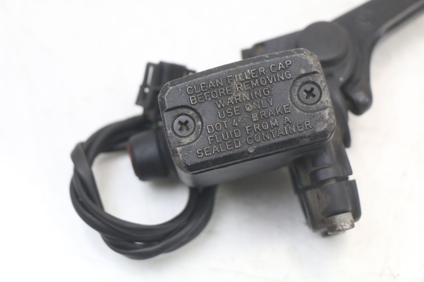 photo de VORDERER HAUPTBREMSZYLINDER BMW C1 125 (2000 - 2003) - Detailansicht des Bauteils