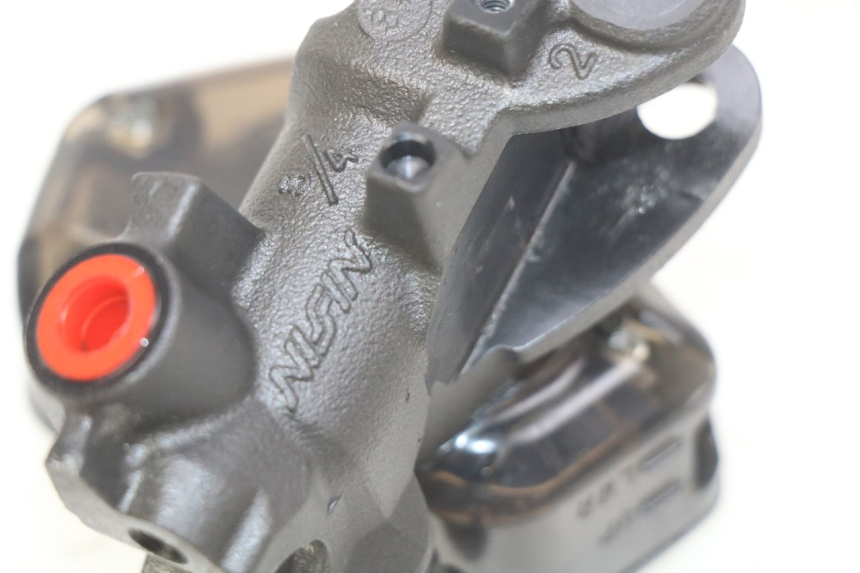 photo de VORDERER HAUPTBREMSZYLINDER HONDA CB R 1000 (2018 - 2023) - Technische Nahaufnahme