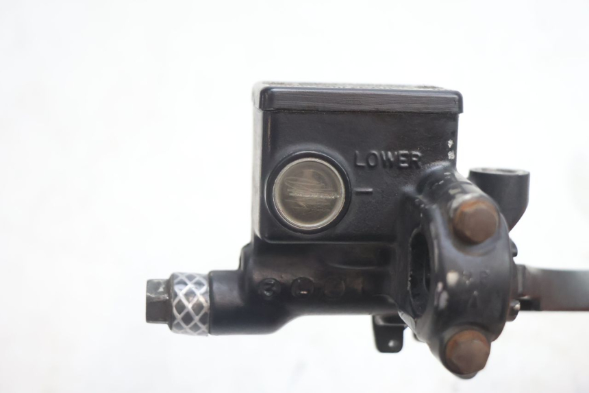 photo de BREMSPUMPE VORNE HONDA CB TWO FIFTY 250 (1991 - 2002) - Zoom auf Gebrauchszustand