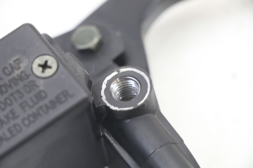 photo de VORDERER HAUPTBREMSZYLINDER PEUGEOT CITYSTAR 2T 50 (2018 - 2021) - Zoom auf Gebrauchszustand