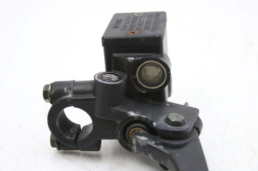 photo de VORDERER HAUPTBREMSZYLINDER PEUGEOT CITYSTAR 50 (2013 - 2017) - Details der Befestigungspunkte