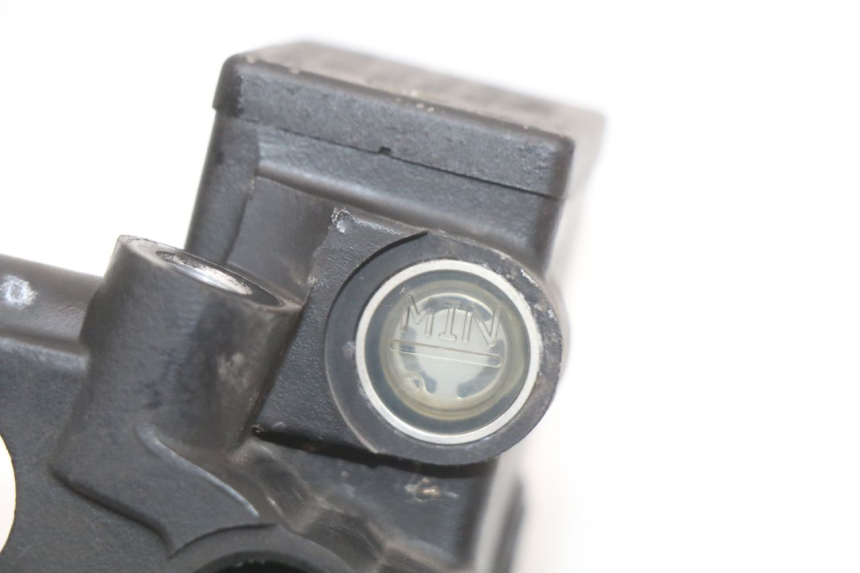 photo de VORDERER HAUPTBREMSZYLINDER PEUGEOT CITYSTAR 50 (2013 - 2017) - Technische Nahaufnahme