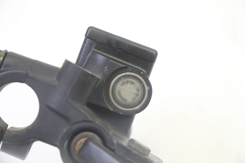 photo de VORDERER HAUPTBREMSZYLINDER PEUGEOT CITYSTAR 50 (2013 - 2017) - Technische Nahaufnahme